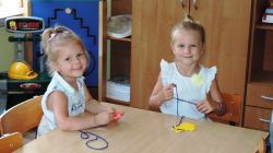 Wszystko zaczyna się od przedszkola... przede wszystkim przedszkolne przyjaźnie - Julka i Malwinka