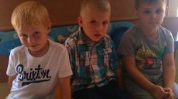 Chłopcy z grupy "Krasnali" Michał, Mateusz i Kuba