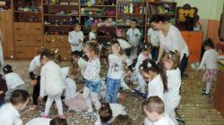 Niespodzianka od Pani Zimy - wielkie błyszczące płatki