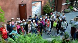 Złoty Stok. Przed wejściem do kopalni złota