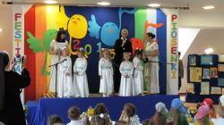 Otwarcie Festiwalu Piosenki przez s. Rafaelę - dyrektorkę Przedszkola Kochających Serc