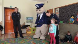 Milenka odpowiada na trudne pytania, z którymi doskonale daje rade