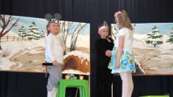 Calineczka w zimowej scenerii w otoczeniu Myszki - Mai Kukuły i Kreta - Piotrka Głowika