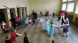 wspaniała zabawa karnawałowa