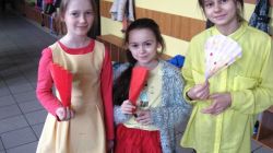 Miłośniczki tańca w nastroju hiszpańskim